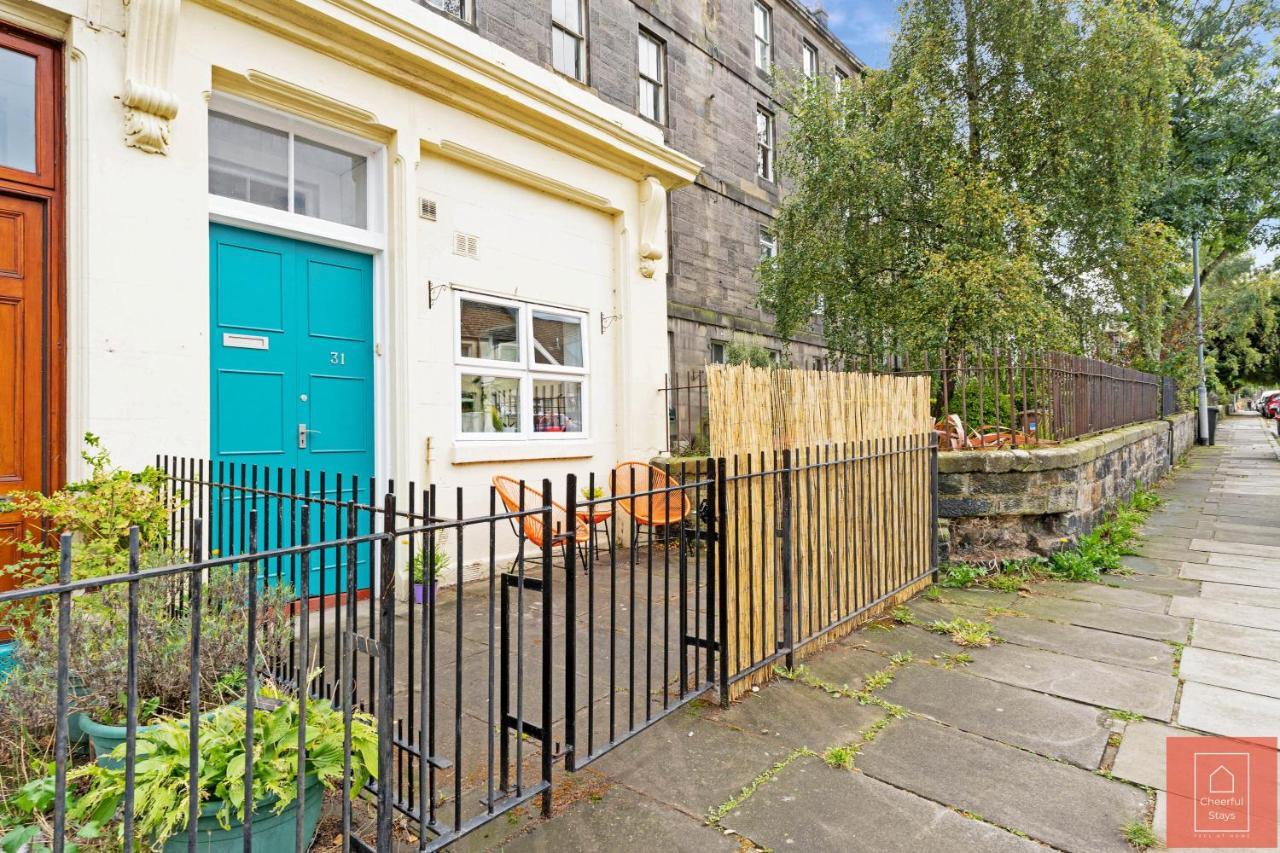 Cheerful Stays: Spacious Flat In Vibrant Leith 에든버러 외부 사진